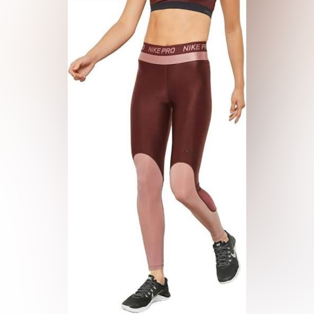Like-New Nike Pro HyperCool Glamour Training Tights